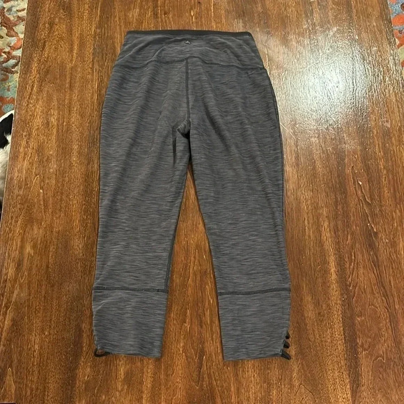 PrAna women’s Tori Capri leggings small excellent used condition - Picture 3 of 4